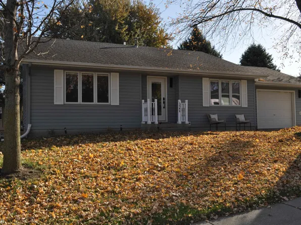 1546 Olive St, Carroll, IA 51401