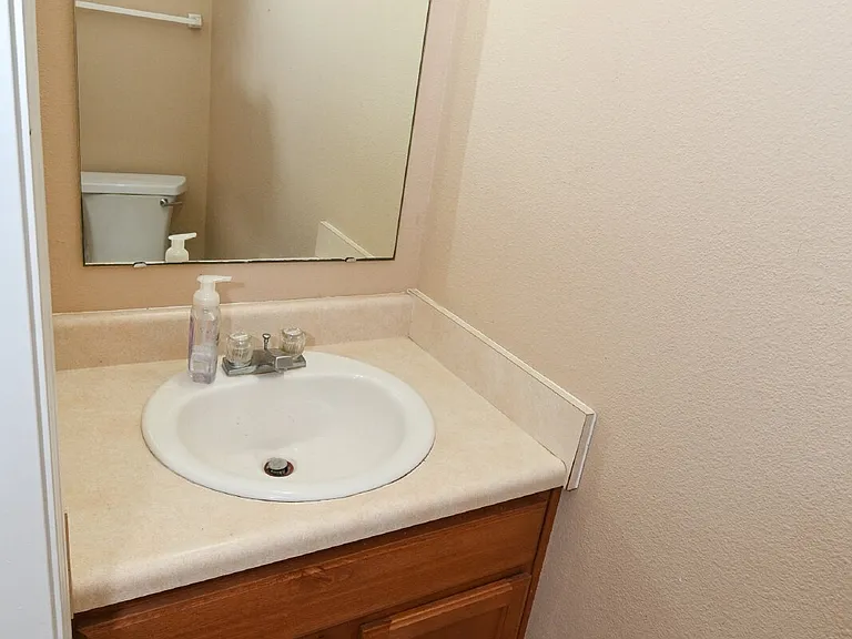 1043 Rentham Ln — Photo 35