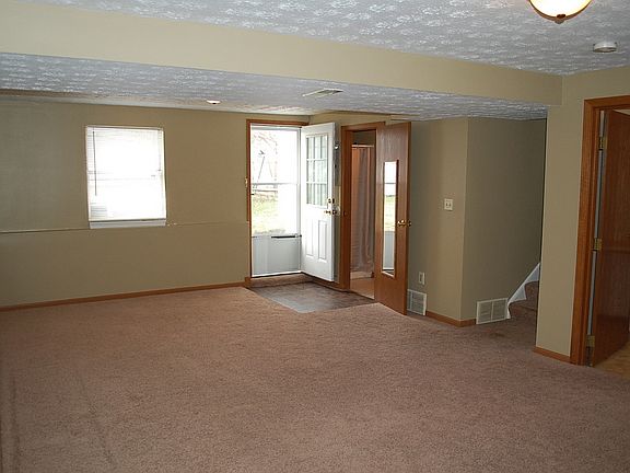3rd image of 639 Glenmoor Dr