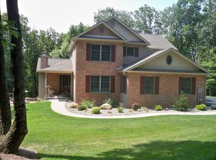 100 Mountain Laurel Ct, Saylorsburg, PA