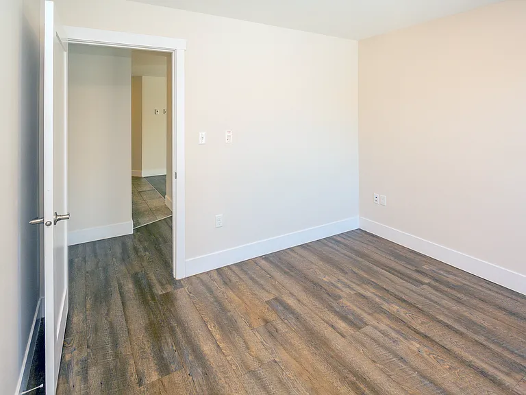 3569 Dutch Village Rd — Photo 20