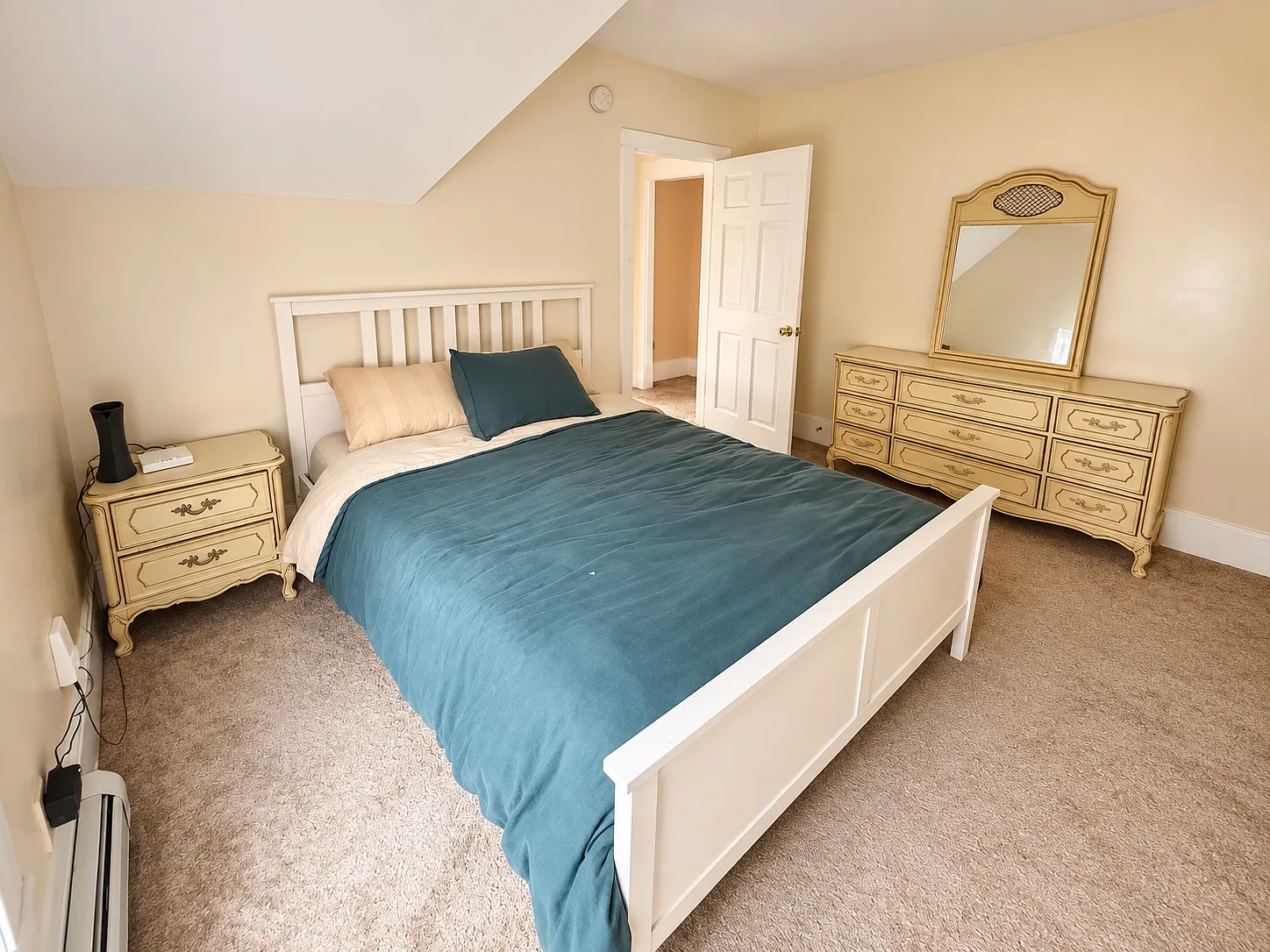 3 bed, 1400 sqft, $1,000 — Photo 3