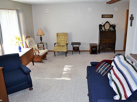 4th image of 412 Indiana Ave