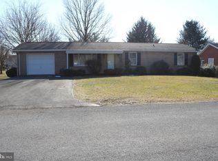 1934 Clearview Ter, Waynesboro, PA 17268