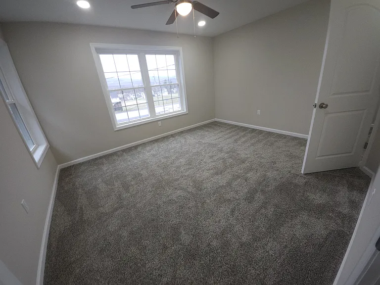 1068 Lakeland Dr — Photo 28