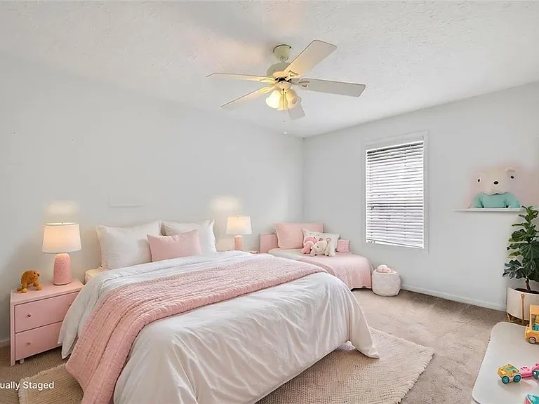 4502 Legend Hollow Ln — Photo 29