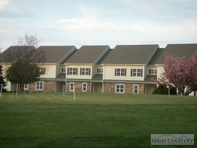 1st image of 40 Club Villa Drive