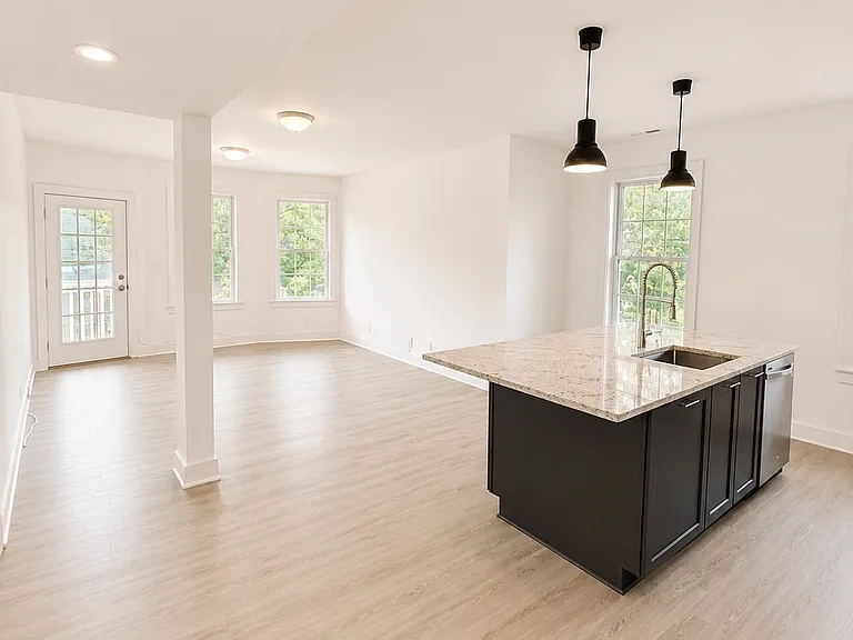113 Nash St #2 — Photo 5