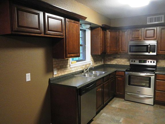 4th image of 867 Mill Creek Dr