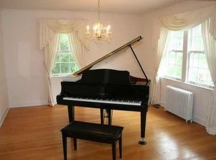 460 Evanston Ave, Lake Bluff, IL 60044