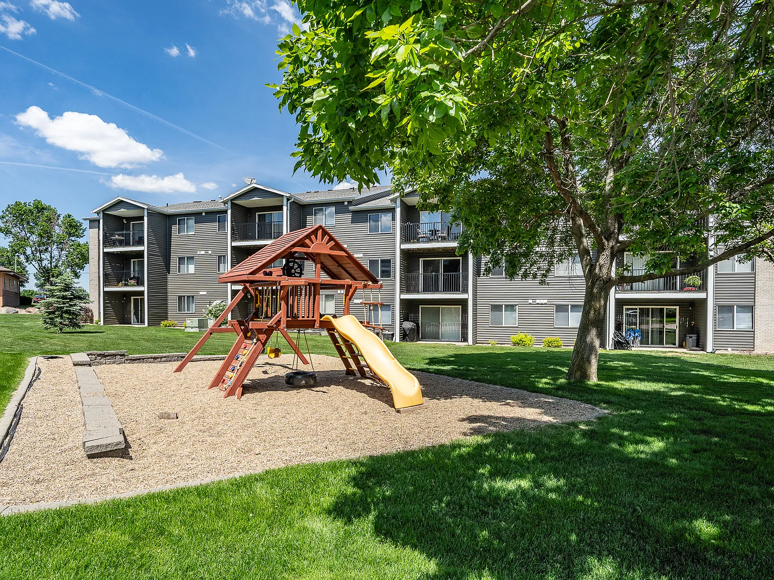 Prairie Winds Apartments — Photo 2