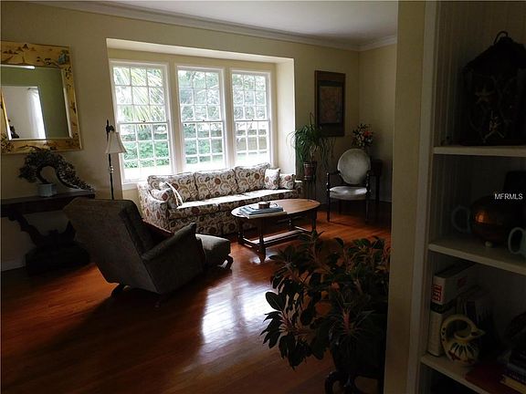 5th image of 210 Virginia Ave