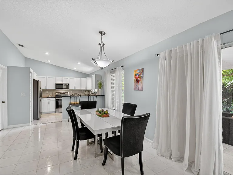 1080 Salmon Isle — Photo 24