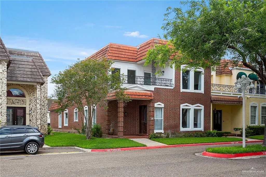 4 bed, 4.5 bath, 3407 sqft, $2,800 — Photo 1