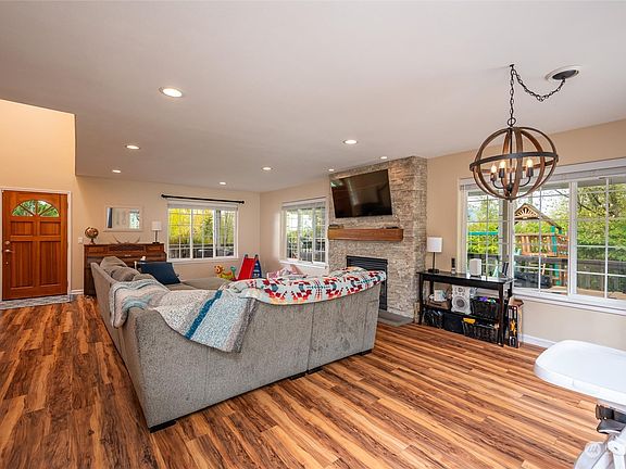 5th image of 1023 Alderwood Lane