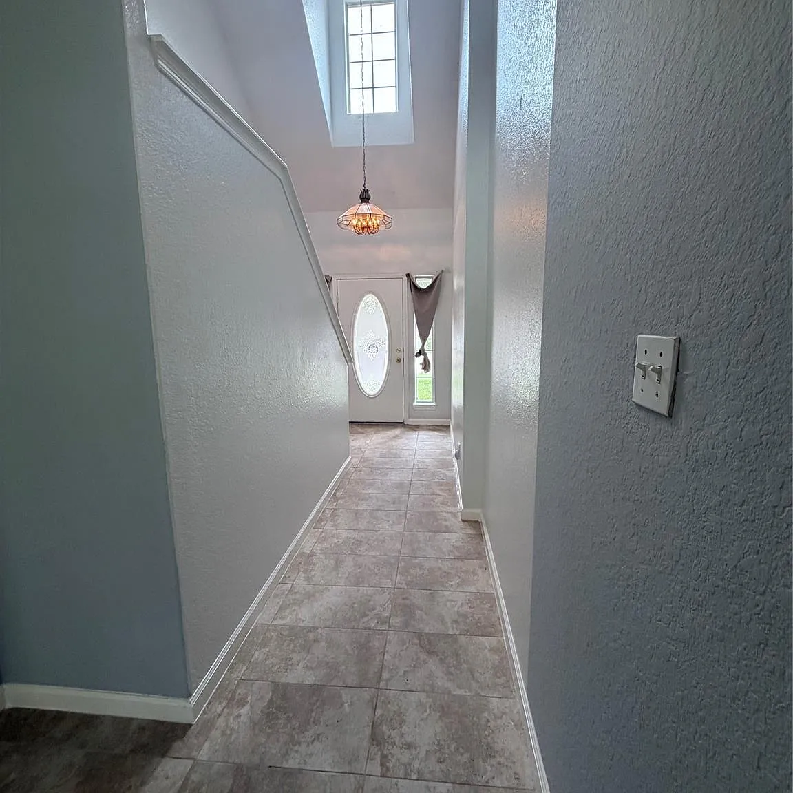 3 bed, 2.5 bath, 1764 sqft, $2,100 — Photo 3