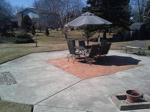 3rd image of 525 Olesen Dr