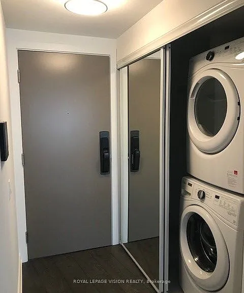 10 York St #1412 — Photo 9