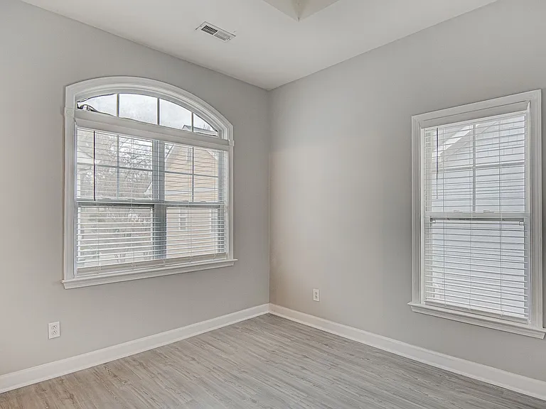 1553 Pecan Ave — Photo 13
