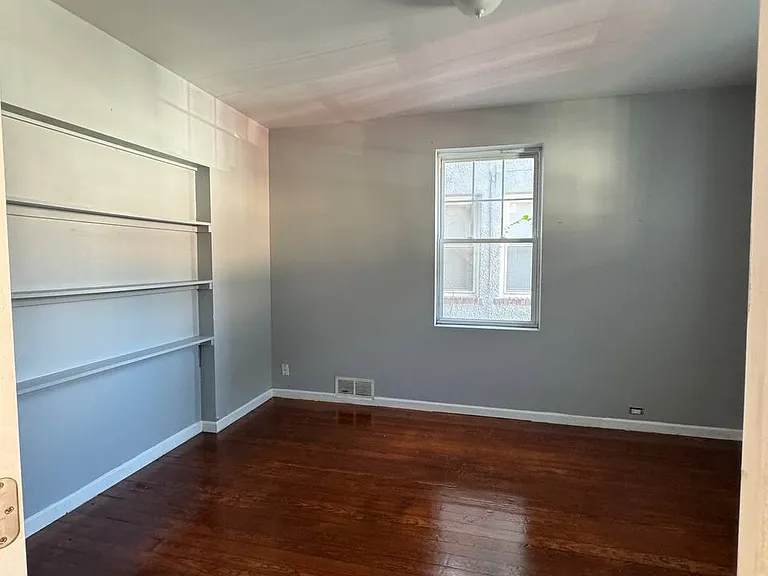 309 East Ave — Photo 3