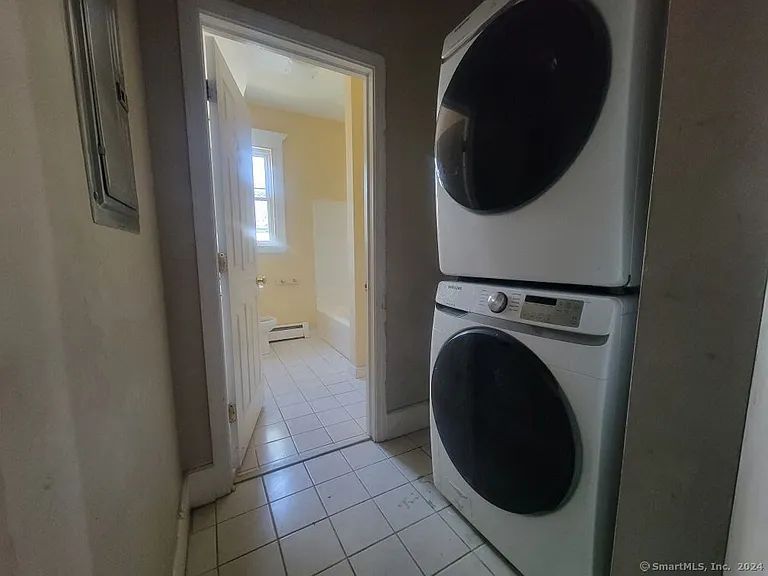 572 Elm St #2 — Photo 7