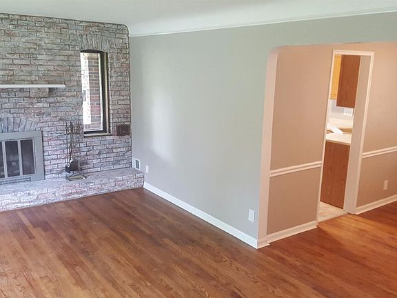 4th image of 1434 Teakwood Ave