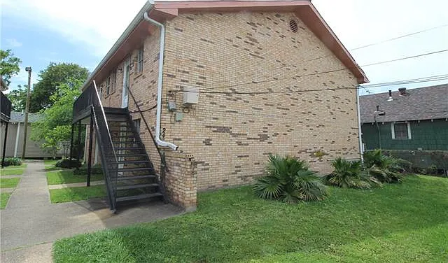 24 Hickory Ave #C