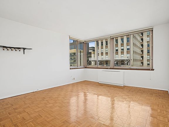 5th image of 235 E 40th St APT 39E