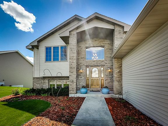 2nd image of 961 Acacia Dr