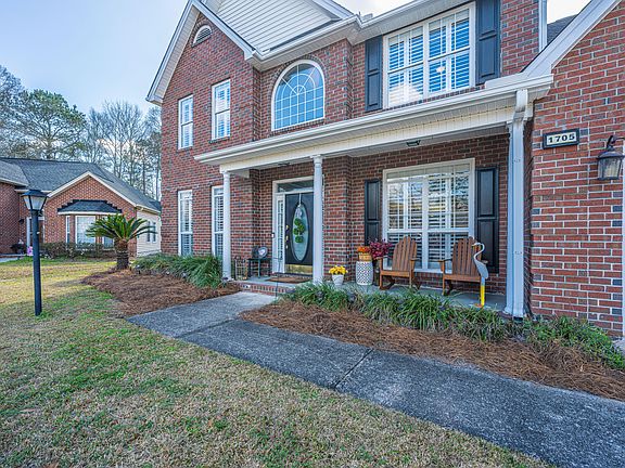 2nd image of 1705 Fox Ridge Ct