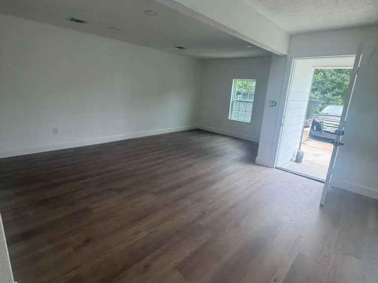 10209 Kelburn Dr — Photo 14