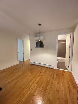 5th image of 74 Meserole Ave #1