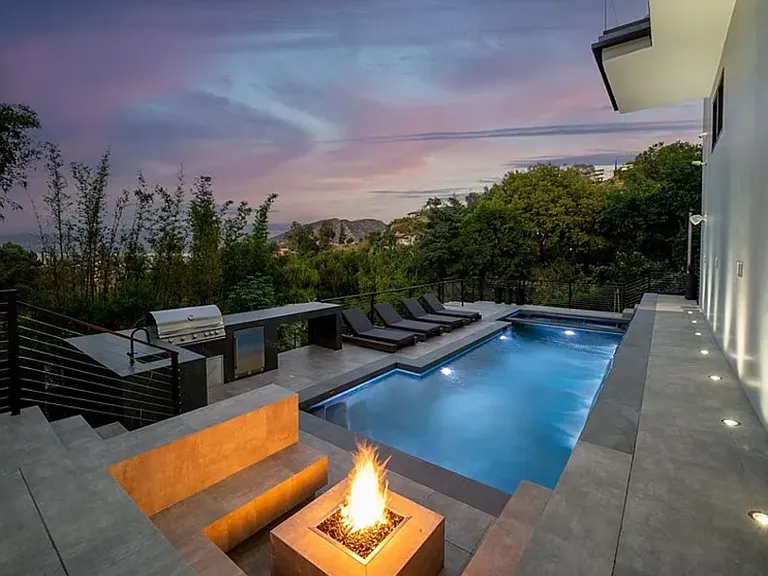 7317 Caverna Dr — Photo 4