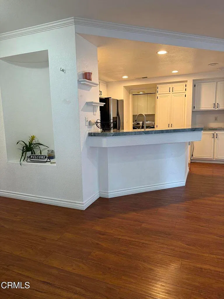 2 bed, 2.0 bath, 1021 sqft, $3,450 — Photo 1