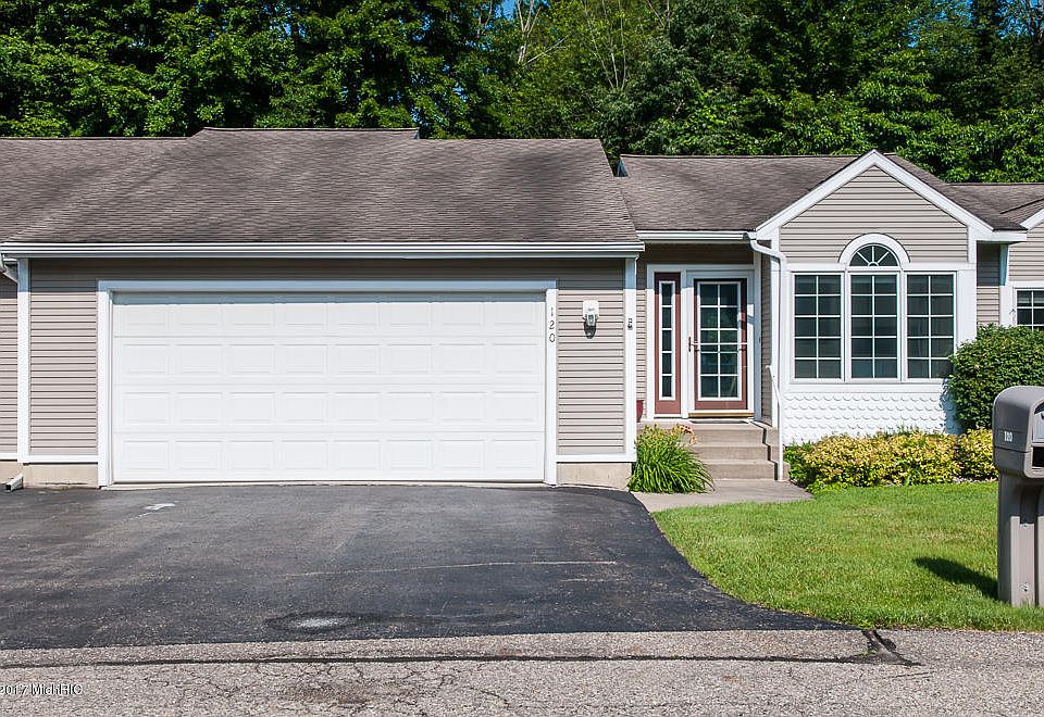 1st image of 120 Pinegrove Dr