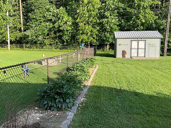 4th image of 140 Tuit Acres Rd