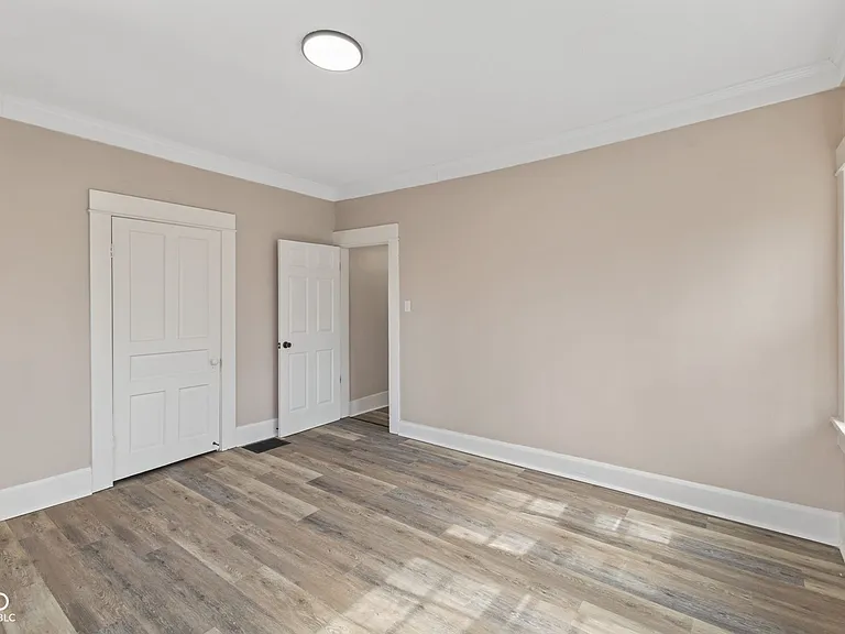 320 Lockerbie St — Photo 20