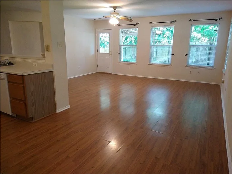 2342 Friarcreek Loop — Photo 4