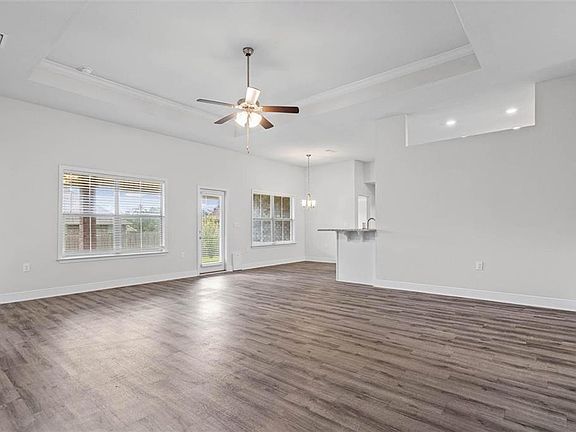 5th image of 16148 Lakeway Dr