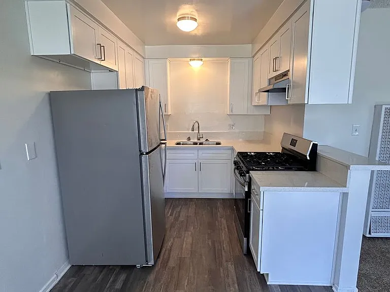 4113 W 136th St #250 — Photo 2