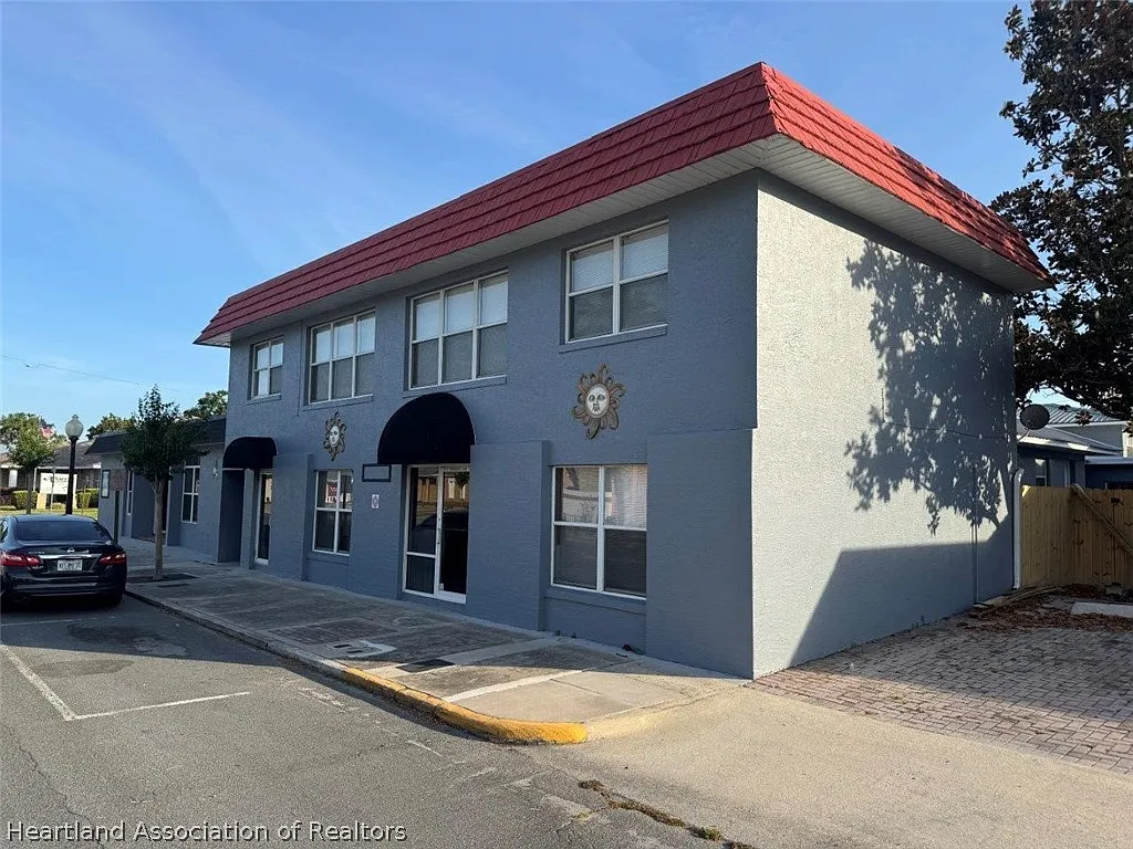 2 bed, 1.0 bath, 800 sqft, $1,050 — Photo 4