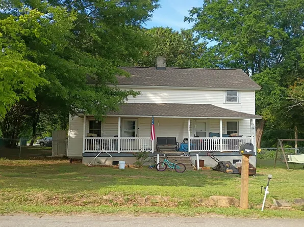 121 Santee St, Cowpens, SC 29330