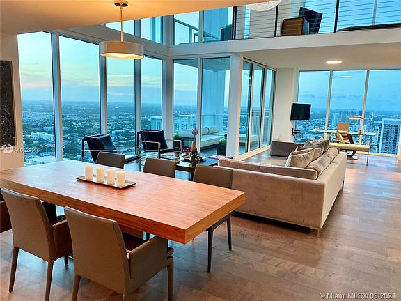 5th image of 1040 Biscayne Boulevard 4206 #Ts