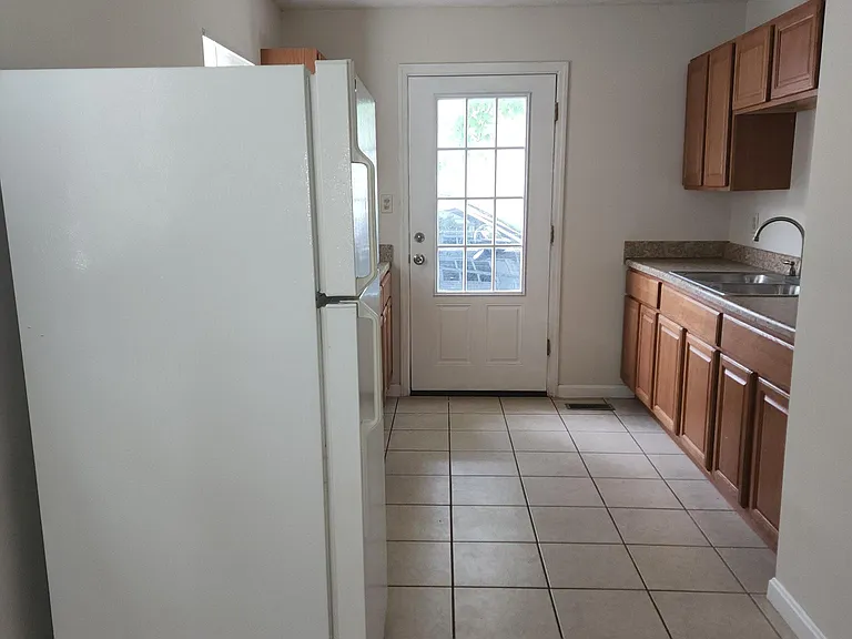 2518 Mariposa St — Photo 4
