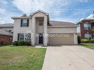 7712 Regent Dr, Arlington, TX 76001