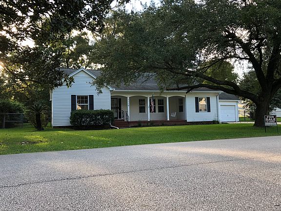 2nd image of 1115 Central Dr