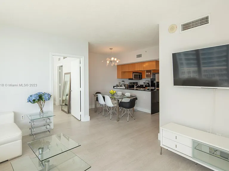 1750 N Bayshore Dr #2602 — Photo 3