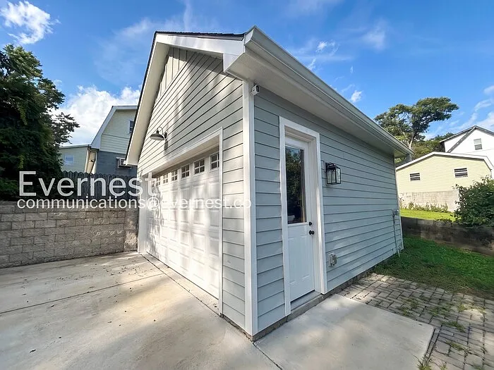 520 Moore Ave — Photo 32
