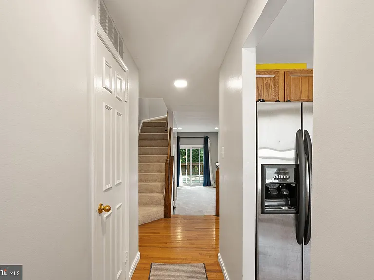 11243 Silentwood Ln — Photo 2