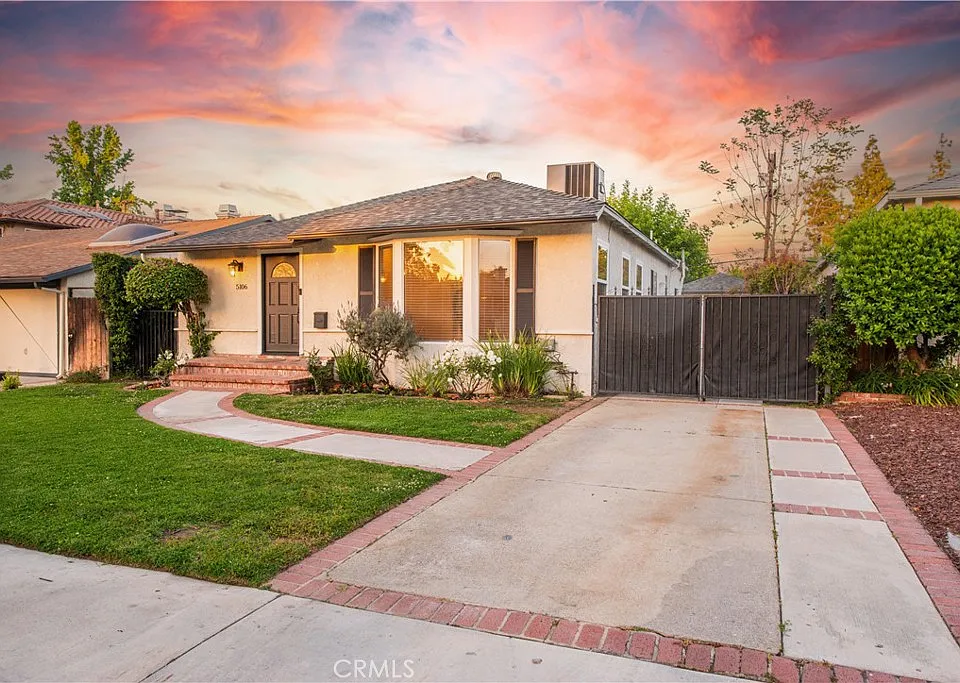 5106 Enfield Ave